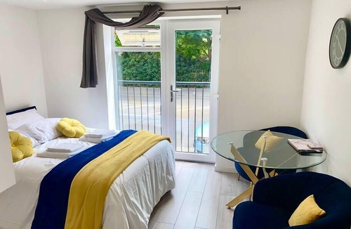 Ocean Village Apartment | ◑ Netflix ◑ Modern ◑Oceanvillage ◑ City Centre