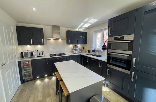 Arbury House | New Exec Modern 5 bed House close to Science Park