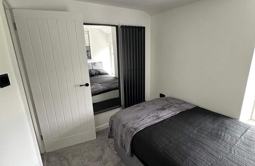 Dowlais House | New High Spec 3 Bedroom Holiday Home