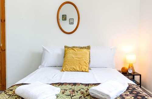Easton House | NEW Spacious and Bright House-Parking-By FabAccommodation