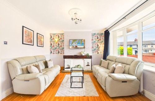 Middlesbrough Apartment | NEW Spacious Middlesbrough Home By Signature Stays - FREE Parking