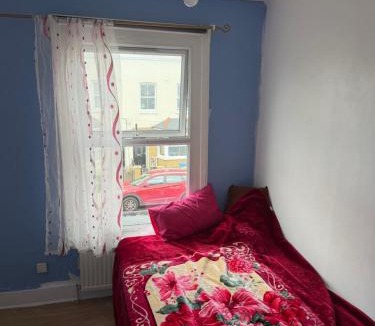 Nunhead House | Nice room