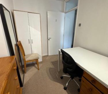 Coventry House | Nice short stay room in Coventry city center