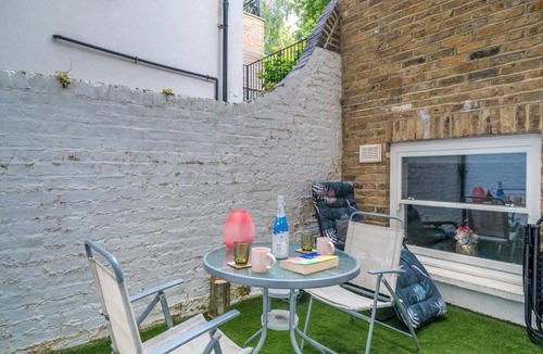 Redcliffe Apartment | Niru Experience Hidden Secret 2BD 2BA