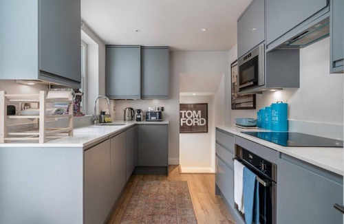 Redcliffe Apartment | Niru Experience Hidden Secret 2BD 2BA