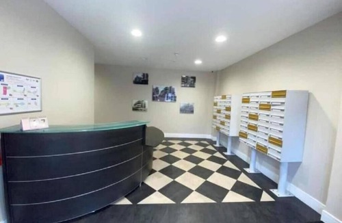 Doncaster Apartment | nNEW! Doncaster Central 1 Bed Apartment sleeps 4