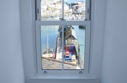 Mevagissey House | No.19 - 2 Bed Cottage on SW Coastal path-Outstanding Harbour Views & Parking