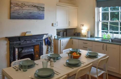 Lowestoft House | North Cottage