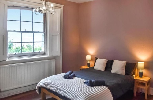 Lowestoft House | North Cottage