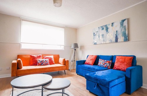 Clydebank Apartment | North Elgin Apartment