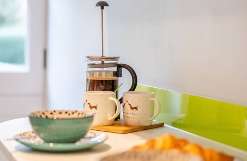 Lewes Apartment | Nulli Secundus - One Bedroom Apartment, Sleeps 2
