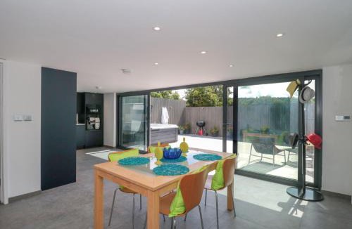 Bishop Sutton House | Number 7