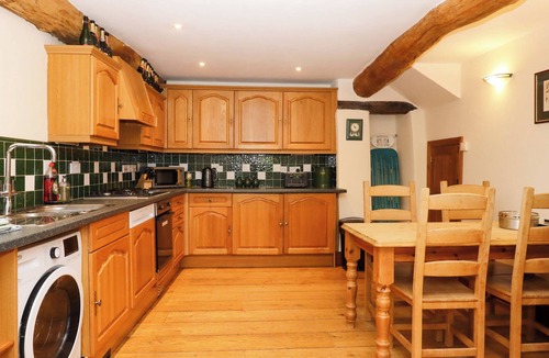 Totnes Cottage | Oak Tree