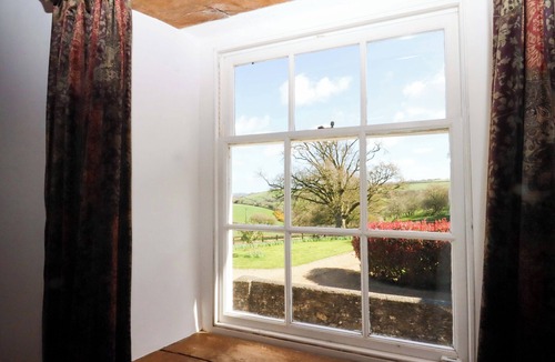 Totnes Cottage | Oak Tree
