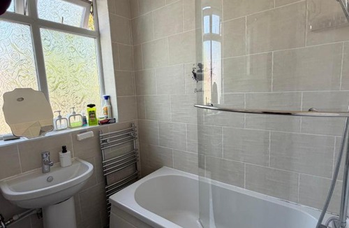 Cheadle Villa | Oakdene garden house