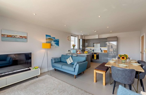 Southbourne Apartment | Ocean View Beach Apartment with Balcony & Parking
