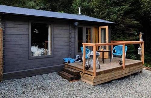 Kilmun House | Off Grid Cabin Sleeps 2 Pets Ok 20 min to Dunoon