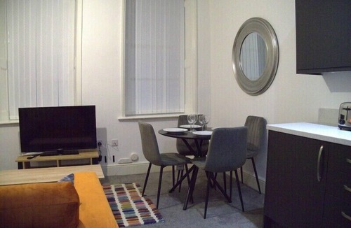 Hull Old Town Apartment | Old Dutch Embassy by Guestz