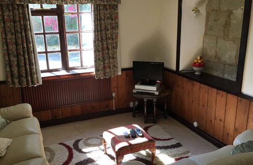 Niton Cottage | Old Park Cottage, a comfortable 17th Century cottage near coastal paths