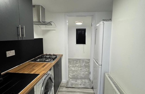 Bray on Thames Apartment | One Bed Studio Flat