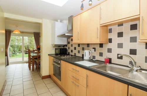 Gloucester Cottage | ORCHARD COTTAGE, with a garden in Gloucester