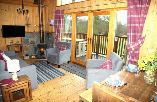 Dallavich Cabin | OSPREY CABIN - Charming log cabin with great views over beautiful Loch Awe