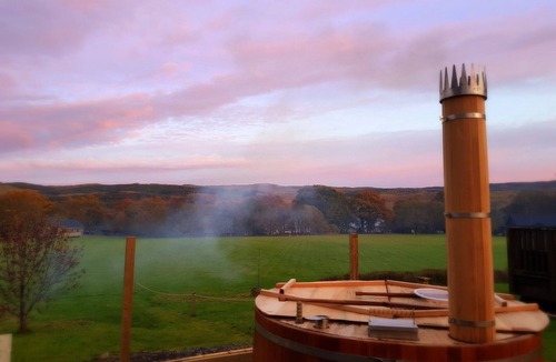 Dallavich Cabin | OSPREY CABIN - Charming log cabin with great views over beautiful Loch Awe