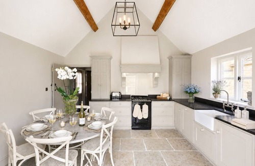 Southrop Cottage | Owl| Luxury Cotswold Cottage | Sleeps 6