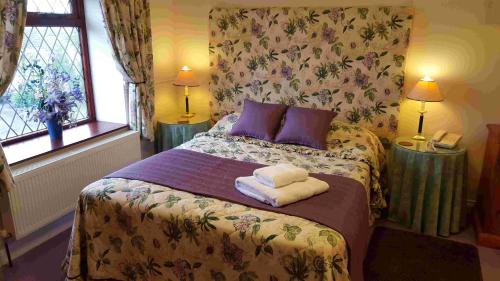 West Camel Hotel | OYO The Walnut Tree