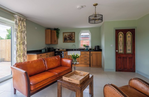 Cowbridge Cottage | Paddock View Barn, 1-Bed, Sleeps 4 with Parking