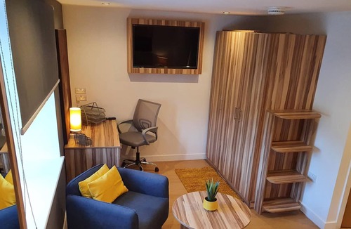 Huddersfield Apartment | Palace Studio Elite self-contained Apartment