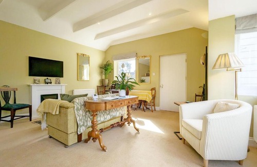 Fishbourne House | Palm Tree Cottage