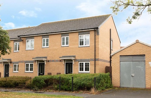Billingham Apartment | Park View - Stunning 2 bedroom house, both en-suite, 2 parking