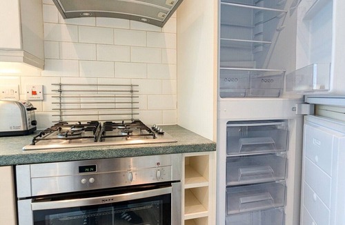 Rosyth Apartment | Parkgate 2 bed, private parking, Rosyth M90