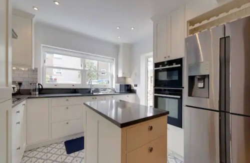 Cambridge City Centre House | Pass the Keys | Centrally located modern and spacious 3 Bed terrace