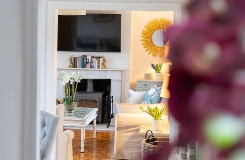 Ware House | Pass the Keys Charming 4 Bed Cottage in Herts Countryside