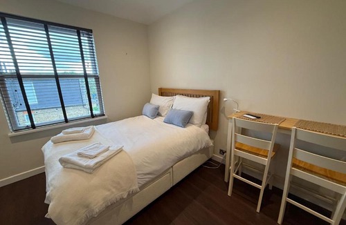 St. Margarets and North Twickenham Apartment | Pass the Keys Modern Elegant Studio 20 Minutes to Central London