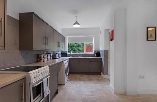Cullercoats House | Pass the Keys | Seaside Sanctuary, Cullercoats – Walk to the Beach