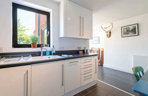 South Hampstead Apartment | Peaceful 2BDR Escape Near Primrose Hill