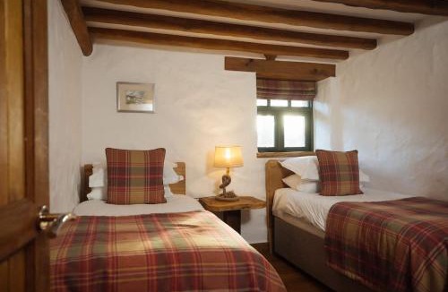Haverfordwest House | Peaceful Pembrokeshire Farm Cottage with Hot Tub