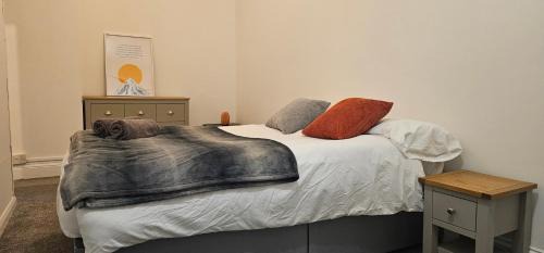 Reading Apartment | Peaceful Studio for 2 with Ensuite & Private Kitchen