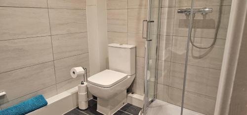Reading Apartment | Peaceful Studio for 2 with Ensuite & Private Kitchen