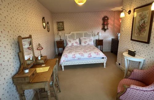 Ely Bed & Breakfast | Peacocks Tearoom and Fine B and B