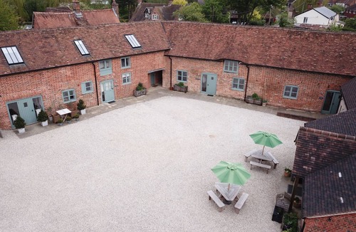 Thatcham Cottage | Pear Tree Cottage at Manor Farm Courtyard Cottage