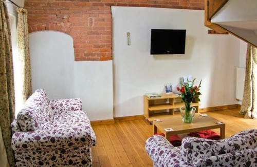 Ellesmere House | Pear Tree Cottage