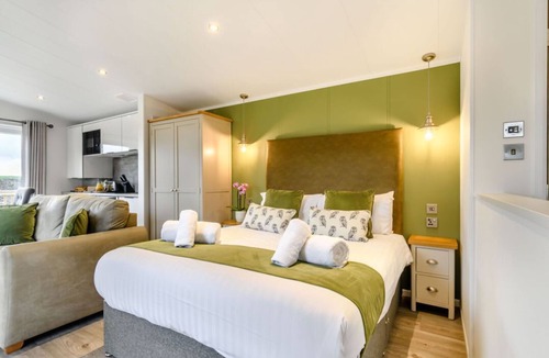 Carlton Miniott Cabin | Pear Tree Spa, Thirsk