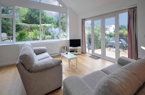 Bridport Cottage | Pebbles