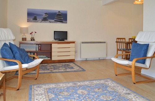 Strone House | Pebbles Shore, sea front location, disabled friendly, pets welcome