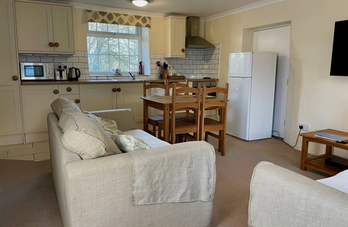 Trewassa Cottage | Pendragon Cottage Llamrai Lounge/Diner Sleeps 4