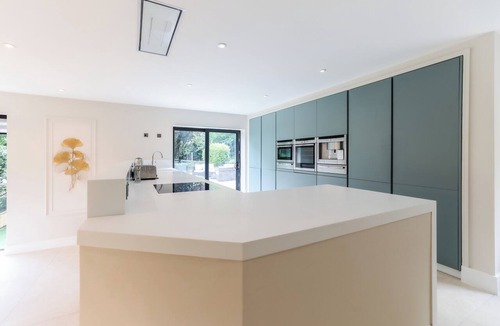 Matlock Bath House | Perched above Matlock Bath, 37 Steps is a stylish upside-down home designed to make the most of its incredible views across the valley. With a sociable open-plan living space, four ensuite bedrooms, and a showstopping terrace with hot tub.